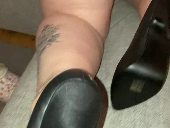 Download: Peach_soft_and_sweet - Dildospaß während dem Fernsehen...