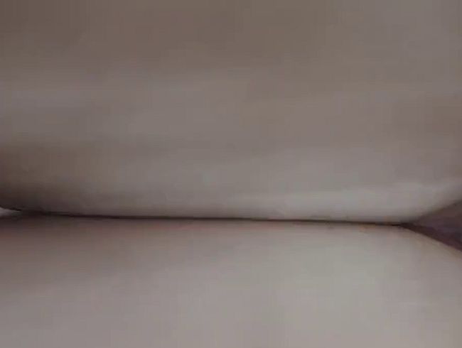 Download: Petra1992 - Vom Masseur in alle 3 Löcher gefickt