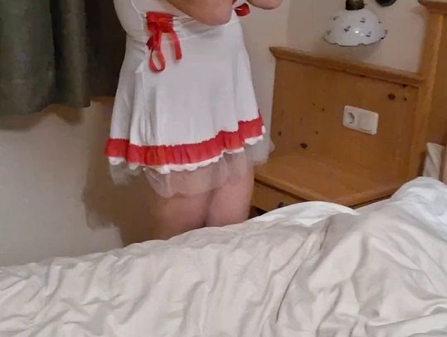 Download: Petra1992 - Schwester Petra kümmert sich hingebungsvoll um Dauerlatten Patient