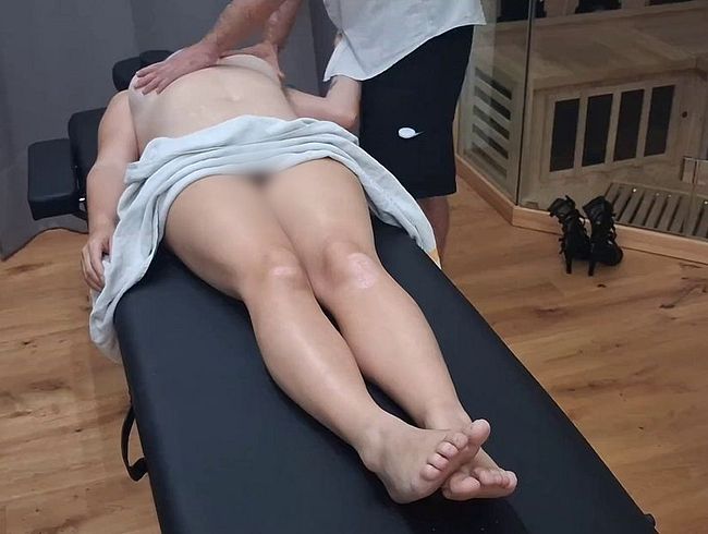 Download: Petra1992 - Von meinem Masseur in alle 3 Löcher gefickt worden