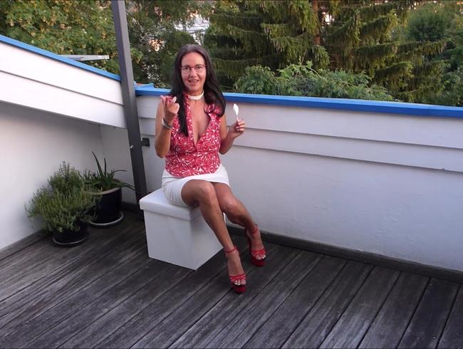 Download: Pia_von_Padberg - Mein erstes Video!