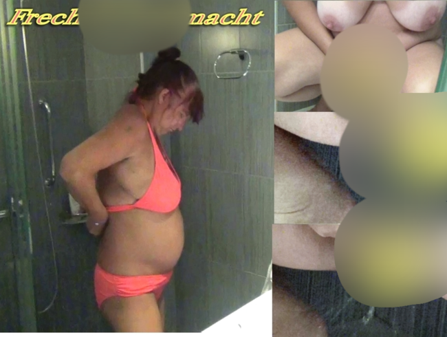 Download: Pissi-Paerchen - Frech Pipi in die Hoteldusche gemacht