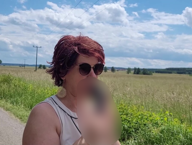 Download: Popp-Sylvie - Dildofick mitten auf der Strasse