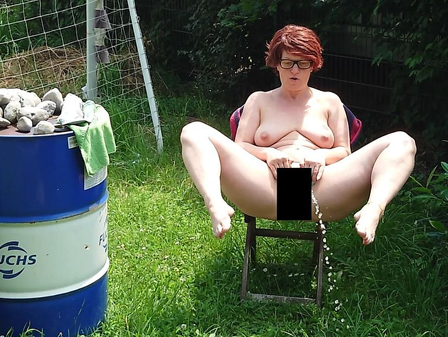 Download: Popp-Sylvie - Gartenpiss mit Dildofick