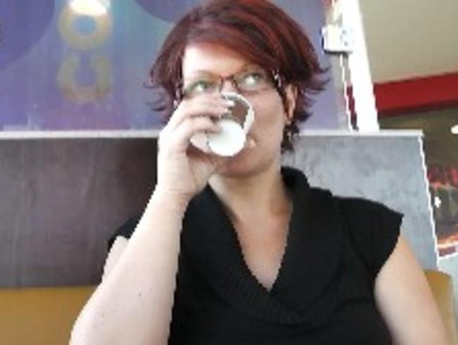 Download: Popp-Sylvie - Im Fastfood Restaurant geil und frivol