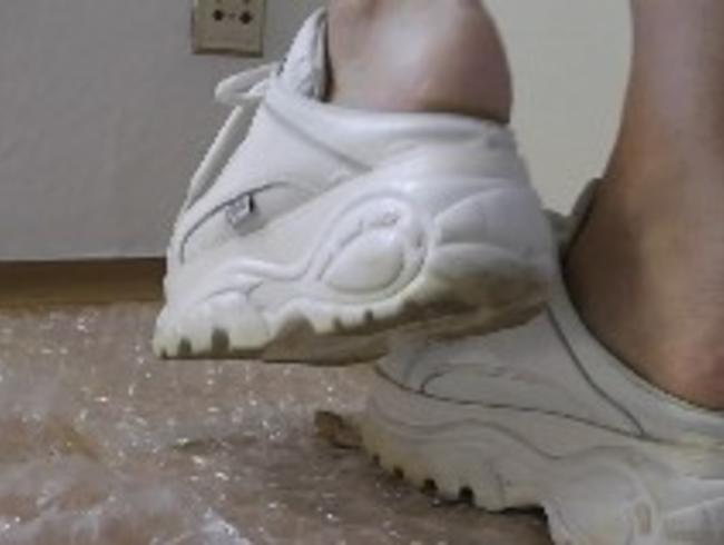 Download: Popp-Sylvie - Megaschuhe Und es knallt