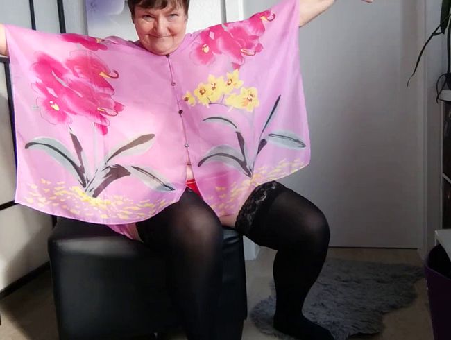 Download: PrimaBallerina2015 - Dicke Titten werden eingeölt und massiert und geknetet