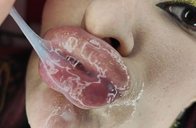 Download: Princess18xxx - Schmollmund, Bimbo-Göttin