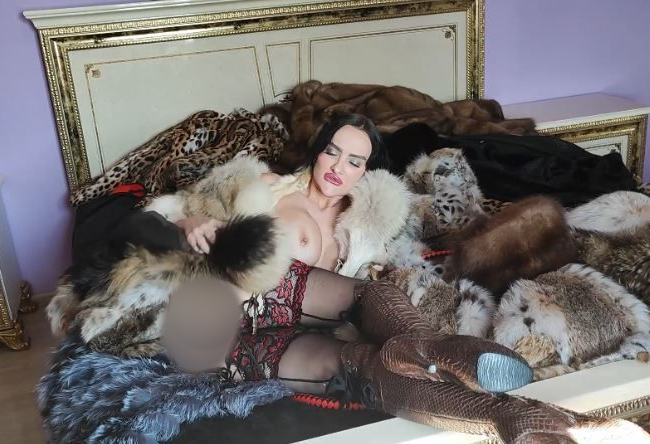 Download: Princess18xxx - Pelzschlampe Sklave bekommt 5 Furgasms