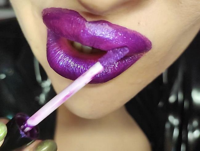 Download: Princess18xxx - Lippenstift-Blowjob von Latex-Mädchen