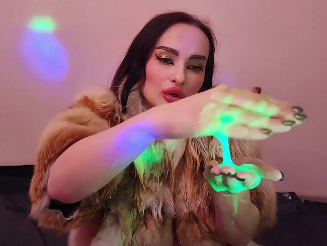 Download: Princess18xxx - Aliens kommen über meinen ganzen Pelzmantel