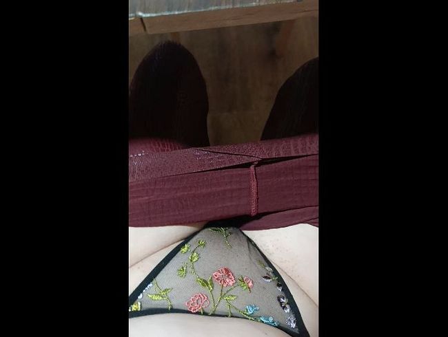 Download: Prinzipessa93 - Privatdreh der Freundin angeschaut und zack, rinnt der Saft ins Höschen!