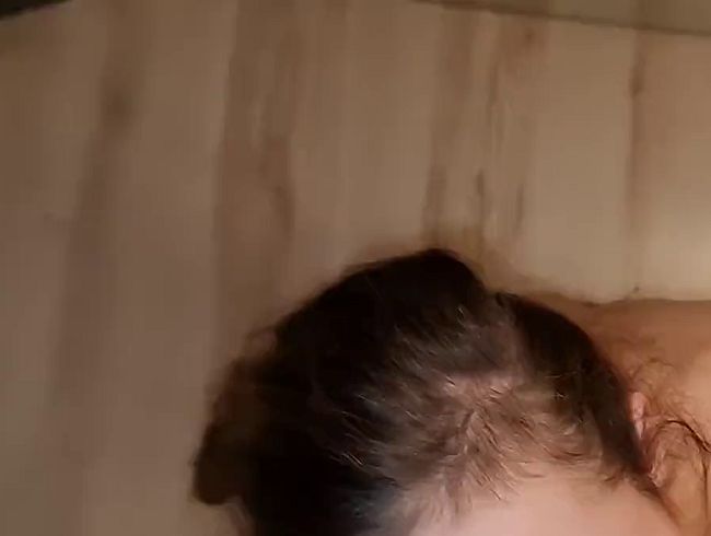 Download: QueenNessy - Kurzvideo - Kleiner Vorgeschmack! Ich lutsch den Schwanz und lass mir in den Mund spritzen