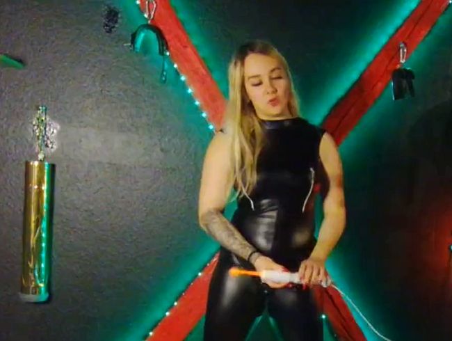 Download: Queen_Of_Bdsm_vipDom - Du hast meine Freundin gefickt? Jetzt mach ich dich endgültig SCHWUL.!