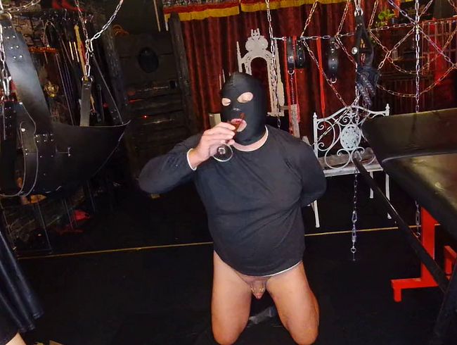 Download: Queen_Of_Bdsm_vipDom - Guten Appetit! Trink meinen köstlichen Sekt..!