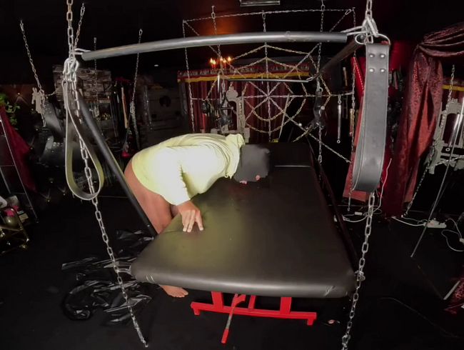 Download: Queen_Of_Bdsm_vipDom - Leck meine Natursekt-Liege gnadenlos sauber!