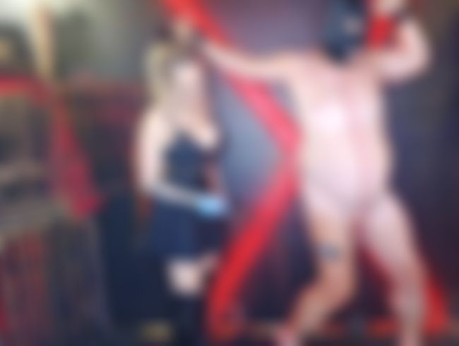 Download: Queen_Of_Bdsm_vipDom - Wie viel Gewicht an den Eiern, hältst du für die Herrin aus?