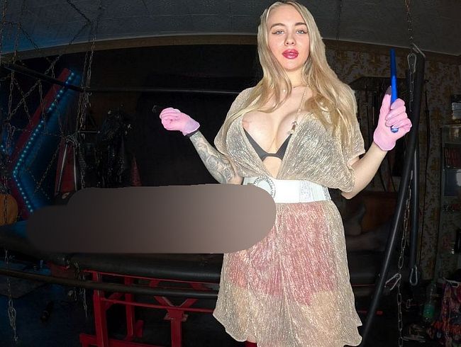 Download: Queen_Of_Bdsm_vipDom - Deine Herrin lässt deine Arschfotze erleuchten!