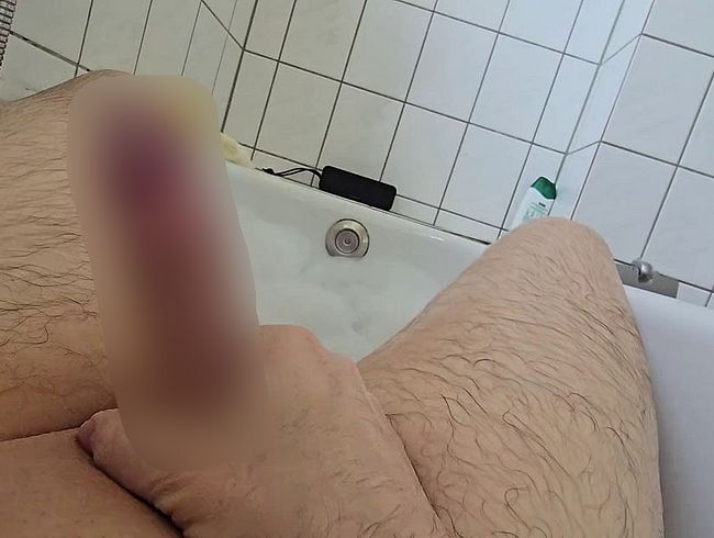 Download: RaymondSmith - wichsen in der Badewanne