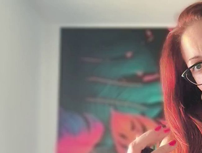 Download: Red-Jayde - ACHTUNG! Kein normales Wichsvideo. High Heel Verehrung