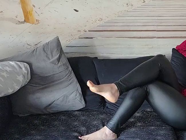 Download: Red-Jayde - IGNORIERT..so wie Du Looser es verdienst!