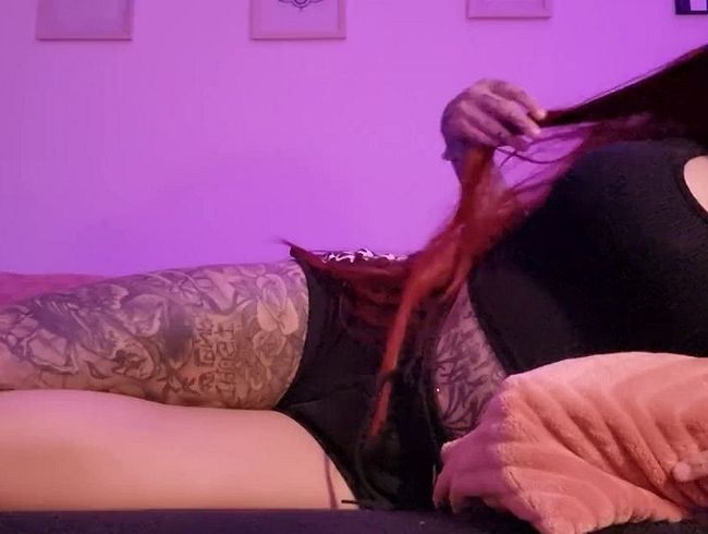 Download: Redlady97 - Kuschelst du dich mit mir auf die Couch?