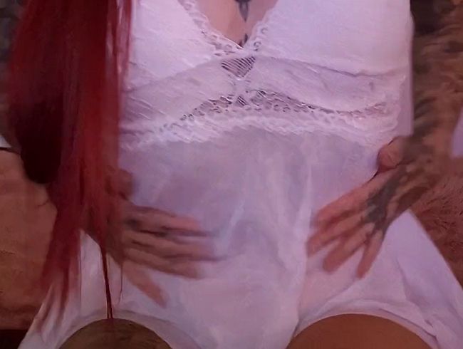 Download: Redlady97 - weiße Dessous und Ich, ganz nah..
