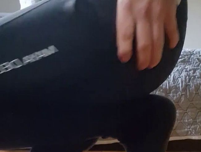 Download: Reiterin69 - Reithose anziehen