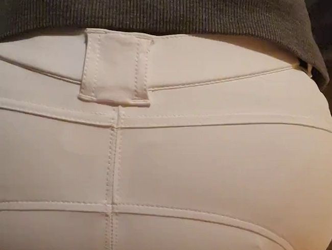 Download: Reiterin69 - Weiße Reithose, Reiterinnenarsch und Reitstiefel