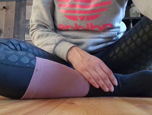 Download: Reiterin69 - Socken und Muschi in Reitleggings