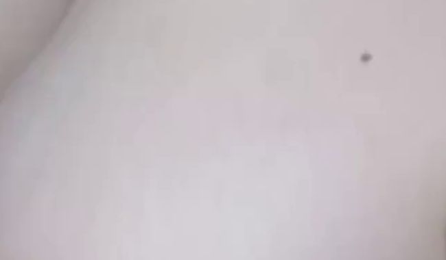 Download: Romazedota - Masturbation der Vagina, Ausstoß von Wasser und weißer Flüssigkeit.