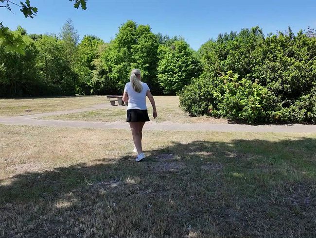 Download: RosellaExtrem - Public AO-Fremdfick mit Creampie und Maulpiss auf einem Rastplatz! Full Movie