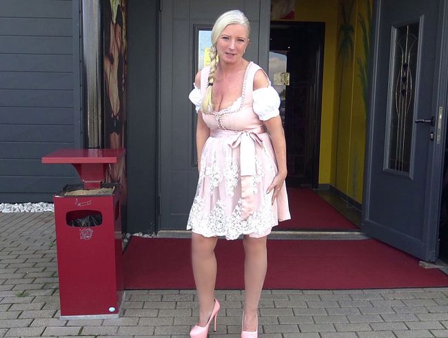 Download: RosellaExtrem - Mein XXL- Sperma-Anstich in einem Pornokino in Bayern! Plus Public AO-Fick! Full Movie