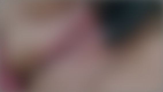 Download: RoundGirl - Good Morning BOOBS !