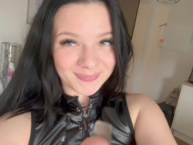 Download: Roxi_black - Das ging daneben  ! Volle kanne ins Gesicht gespritzt