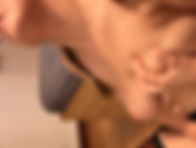 Download: Roxy-beeee - Blase Hase hat Spaß mit dem Dildo und dem Vibrator