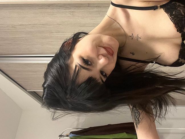 Download: RoxyLecker - Ich in meiner neuen schwarzen Unterwäsche ?? (Mein erstes Video hier)