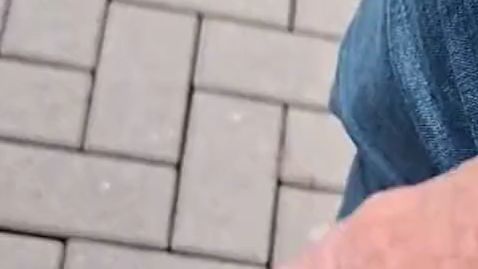 Download: Ruby-Sunday - Autobahnparkplatzpinkeln mit Druck