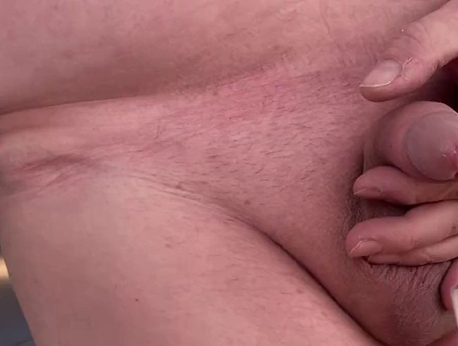 Download: Ruby-Sunday - Sunny hat das Weinglas mit NS gefüllt