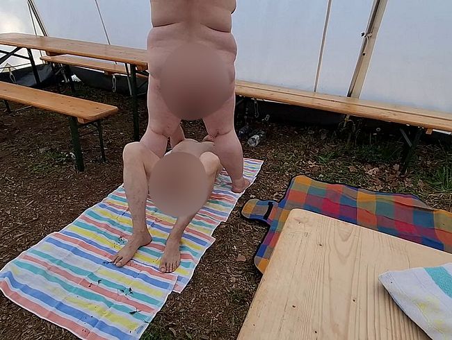 Download: Ruby-Sunday - Golden Shower im Zelt (49)