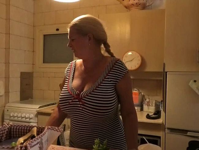 Download: SEX4ALL - in die Strumpfhose gepinkelt