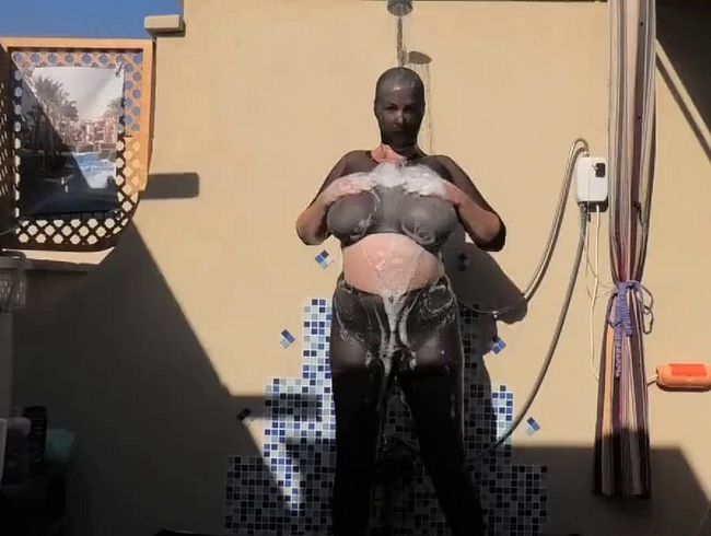 Download: SEX4ALL - duschen in schwarzer Strumpfhose