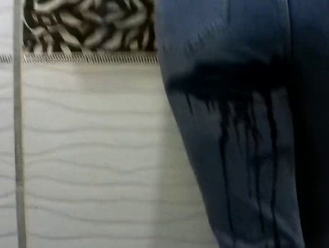 Download: SEX4ALL - in die neuer Jeans gepisst