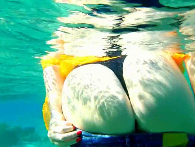 Download: SEX4ALL - Jeans im meer