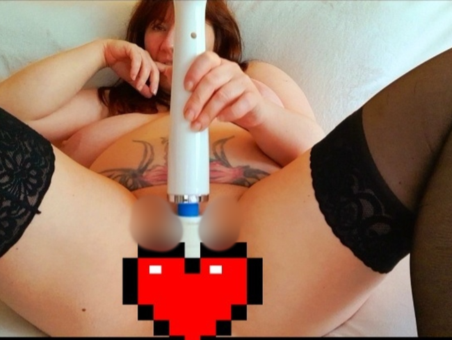 Download: SabrinaHot93 - Magic Wand Kopf ganz in der Fotze.