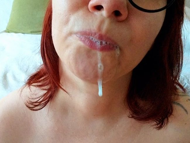 Download: SabrinaHot93 - Meine Spucke für Dich ?