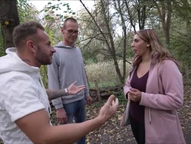 Download: Sachsen-Rico - Gehen beide in Wald spazieren. Da kommt uns eine alt bekannte entgegen.