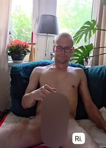 Download: Sachsen-Rico - Hab es heut mal mit einer Penis Pumpe versucht.