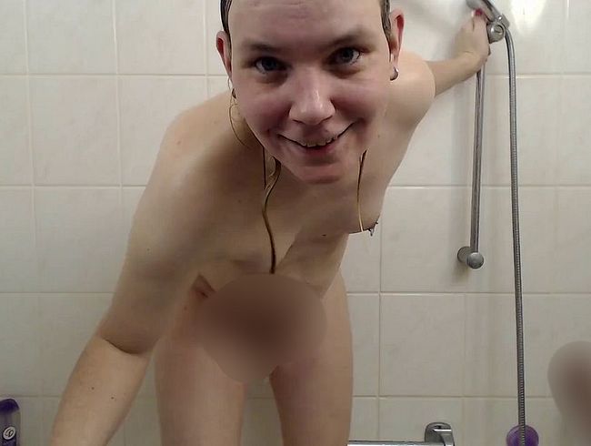 Download: Samanthas_Welt - ich pinkel nach dem Duschen in die Badewanne