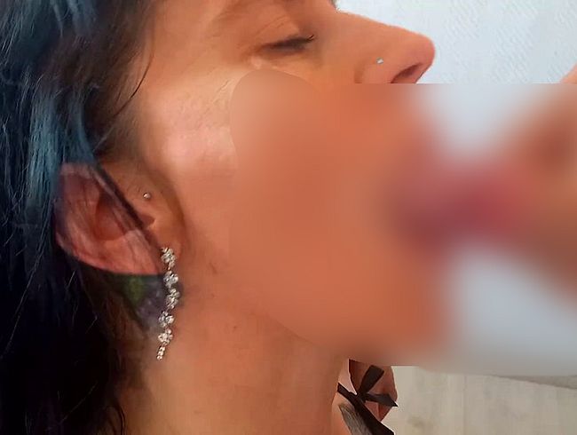 Download: Sandy-366 - Schwanz geblasen und ins Gesicht gespritzt